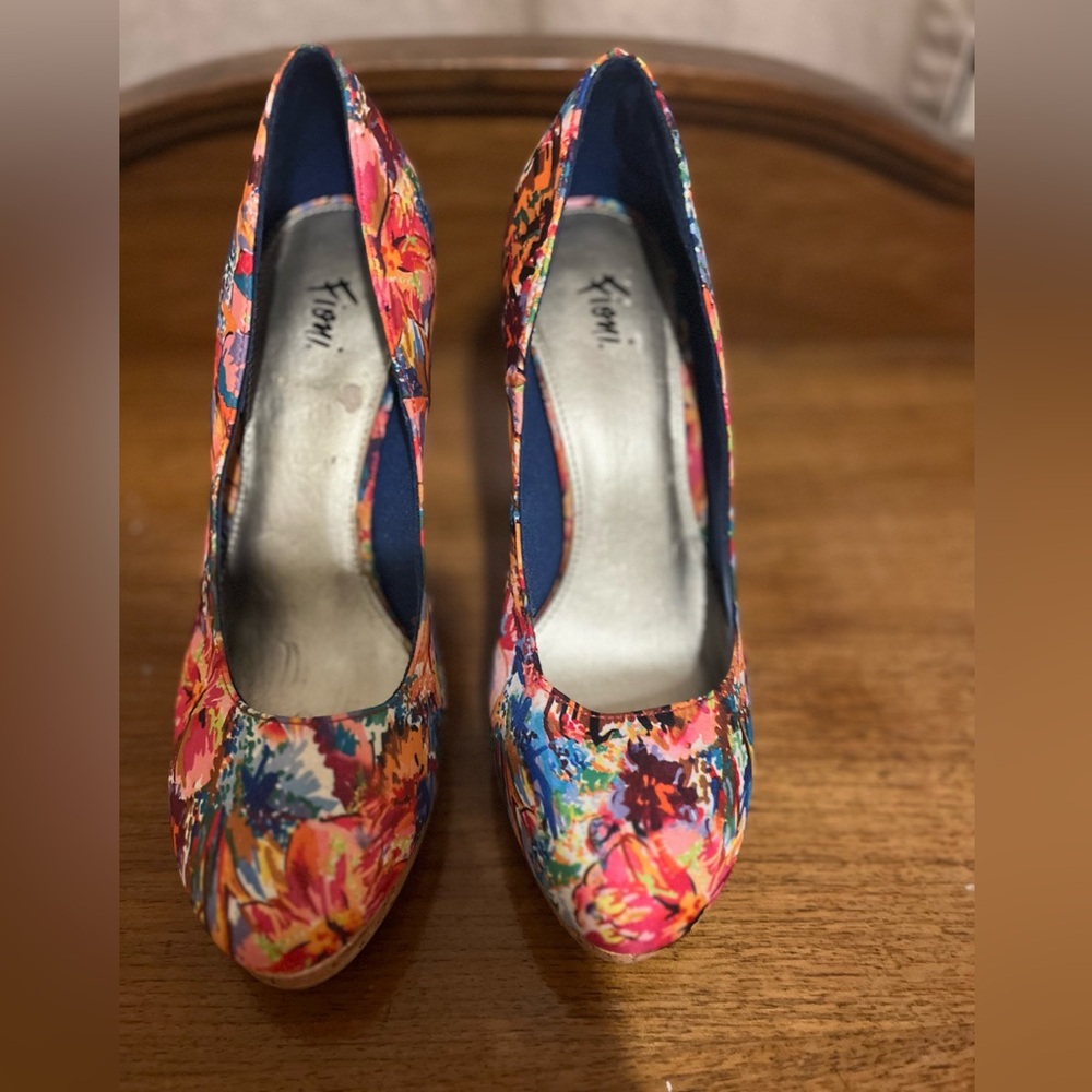 Fioni Flower Print Heel. Wooden Bottom. Great Spring and Summer